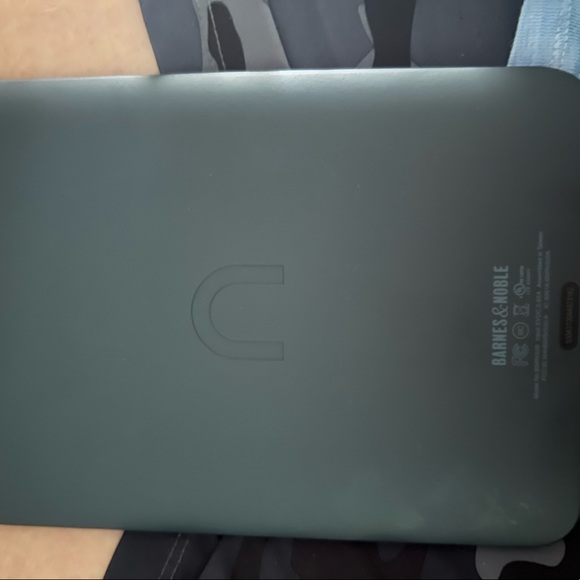 Nook Glowlight 3 - Picture 2 of 3